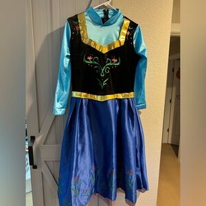 Disney frozen Anna costume/dress. Only worn a few times last year for Halloween